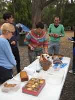 Glenda cuts cake the EU way!